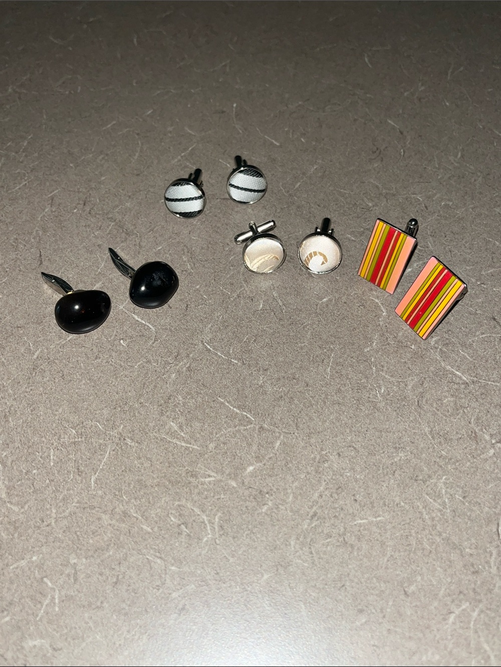 Four vintage pairs of mens cuff links